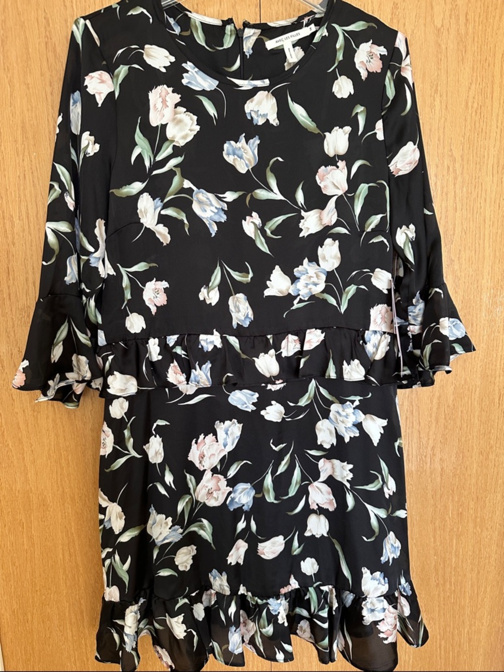 Avec Les Filles Black Floral Ruffle Dress